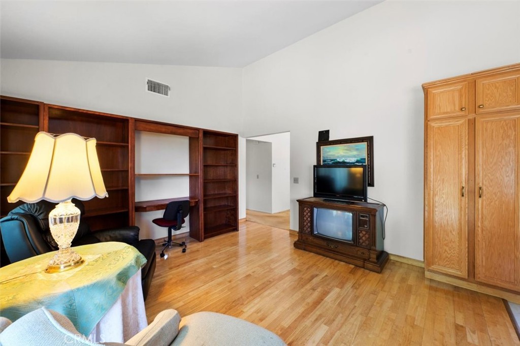 1366 Glenthorpe Drive