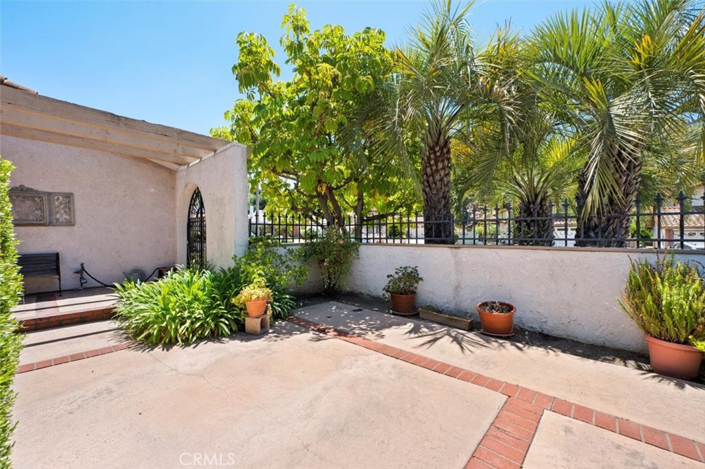1366 Glenthorpe Drive