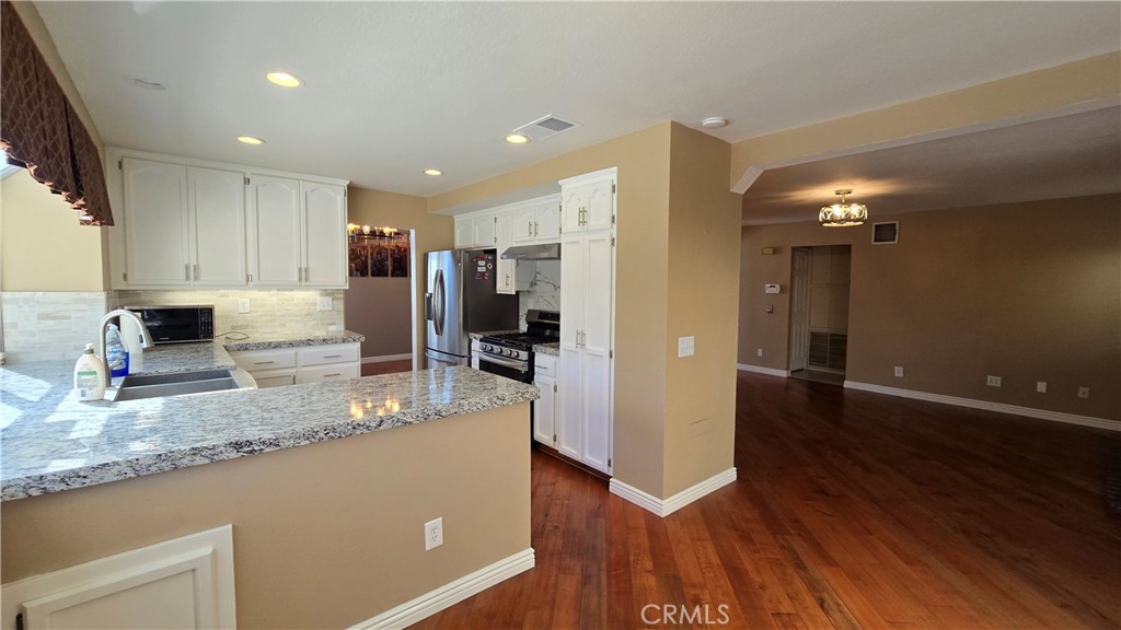 2192 Hedgerow Lane