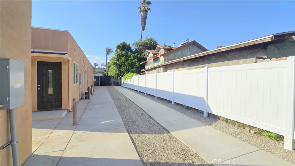1432 Elwood Street
