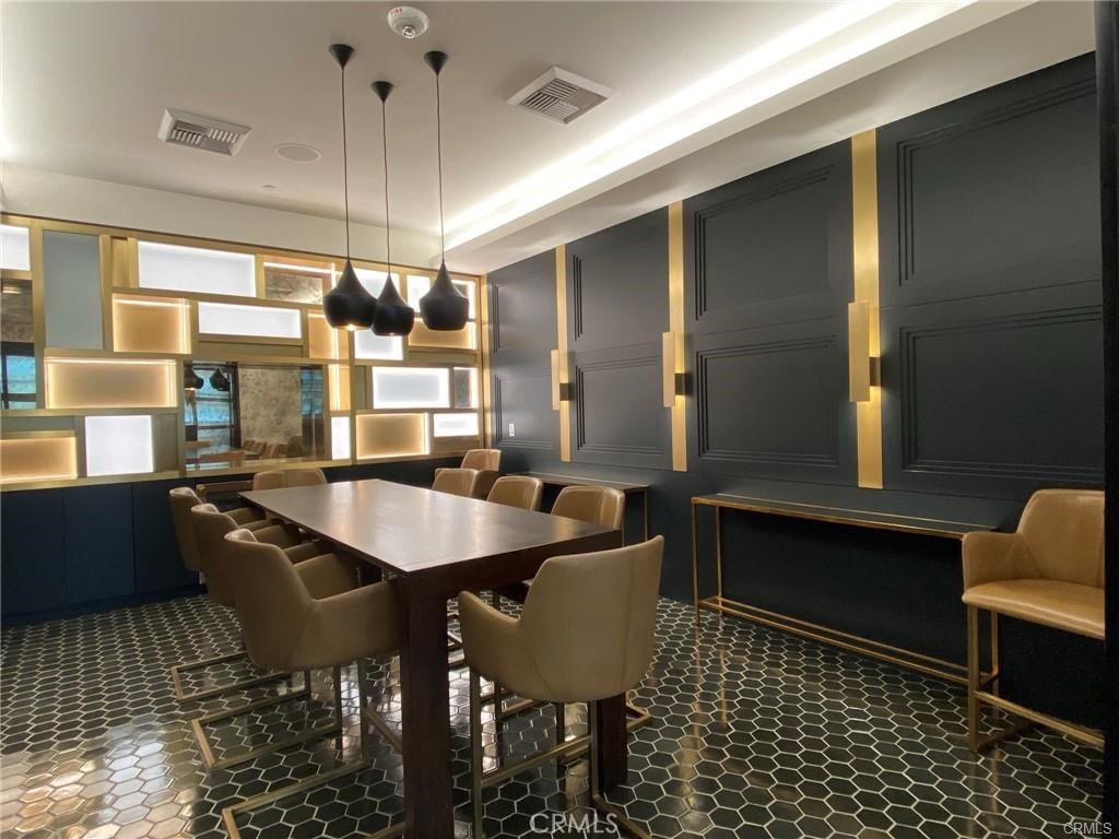 400 S Broadway 2304