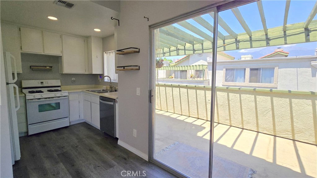 10187 Indian Summer Drive E