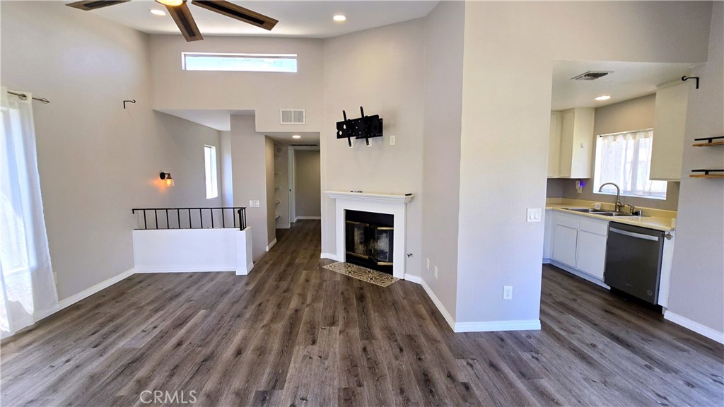 10187 Indian Summer Drive E