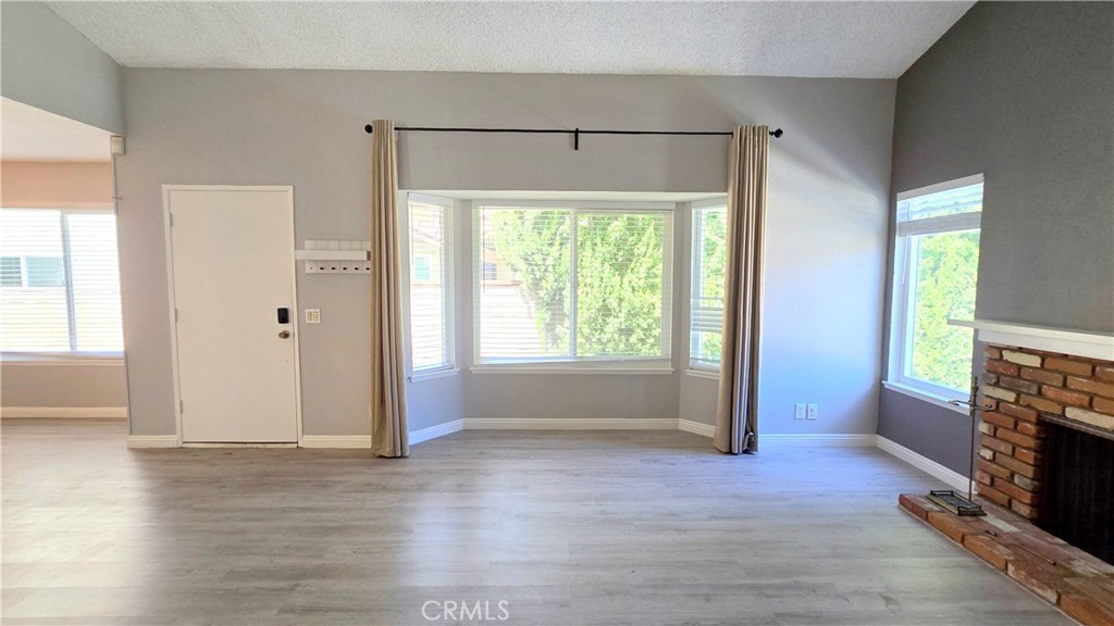 27 Knollview Drive