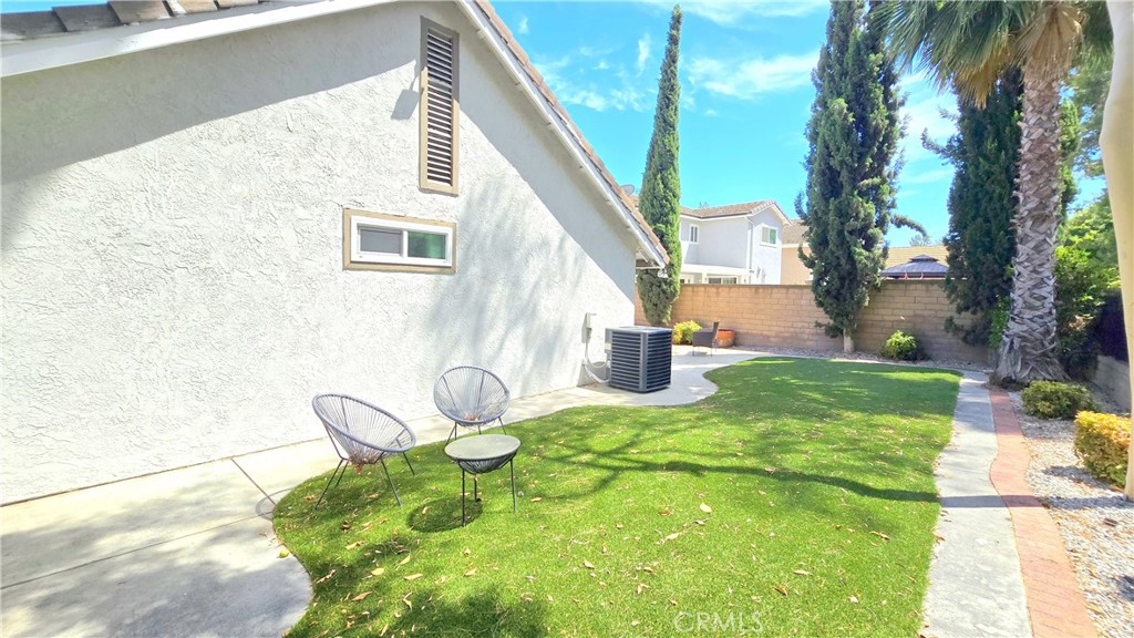 27 Knollview Drive
