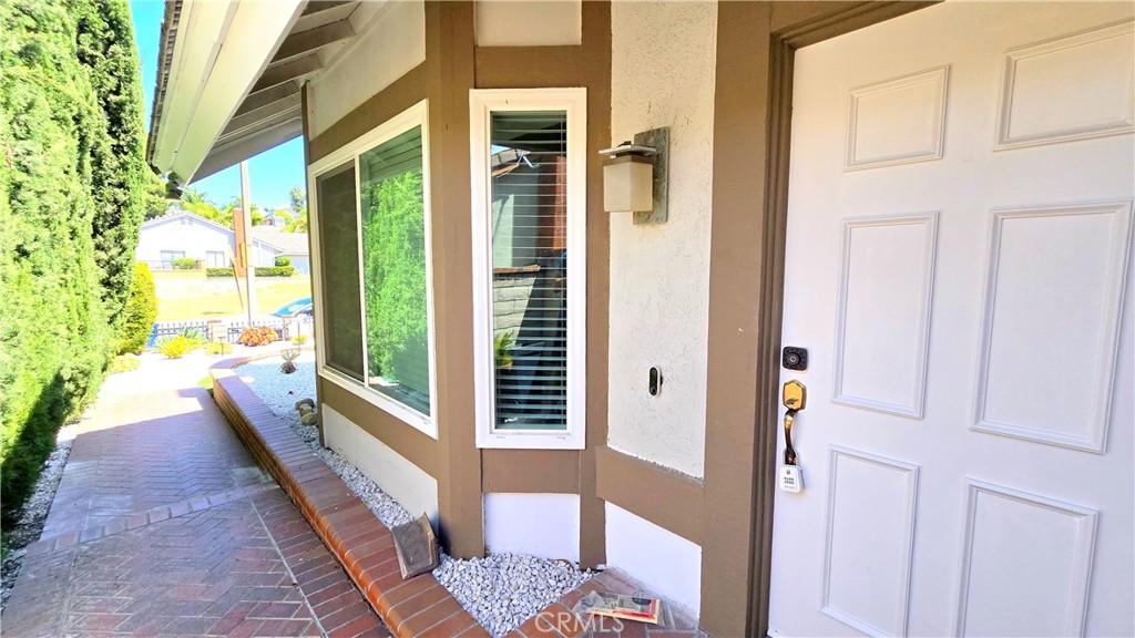 27 Knollview Drive