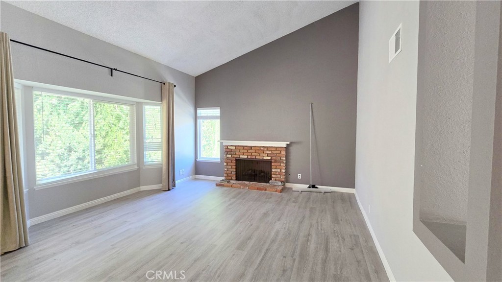 27 Knollview Drive