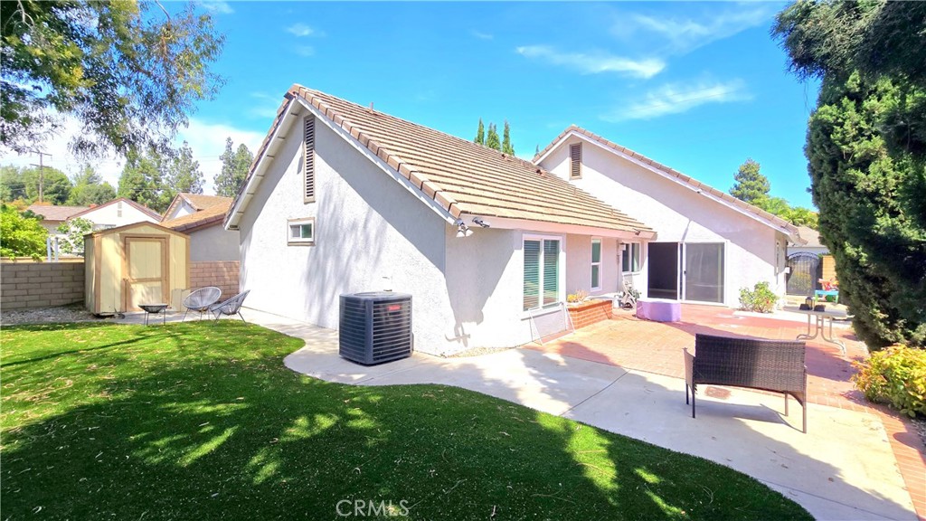 27 Knollview Drive