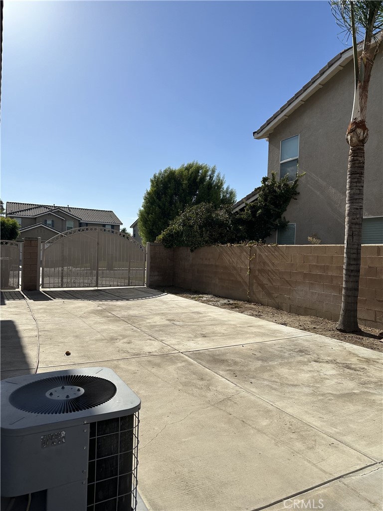6498 Cattleman Drive