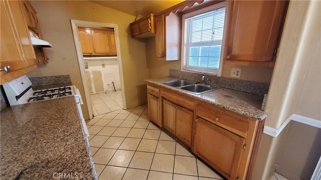 1945 Deer Creek Road