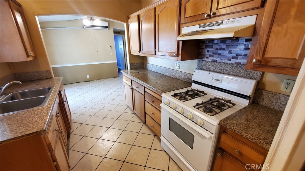 1945 Deer Creek Road