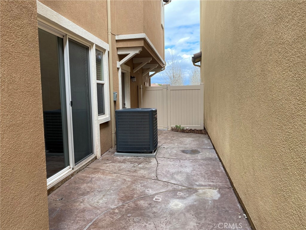 15901 Begonia Avenue