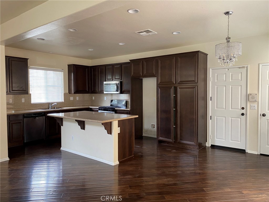 15901 Begonia Avenue