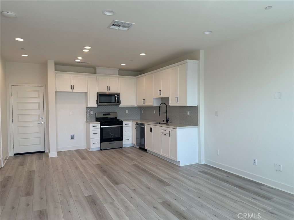 4231 S Hollyhock Paseo 76