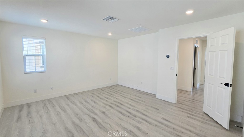 1668 Poplar Place