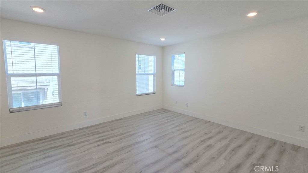 1668 Poplar Place