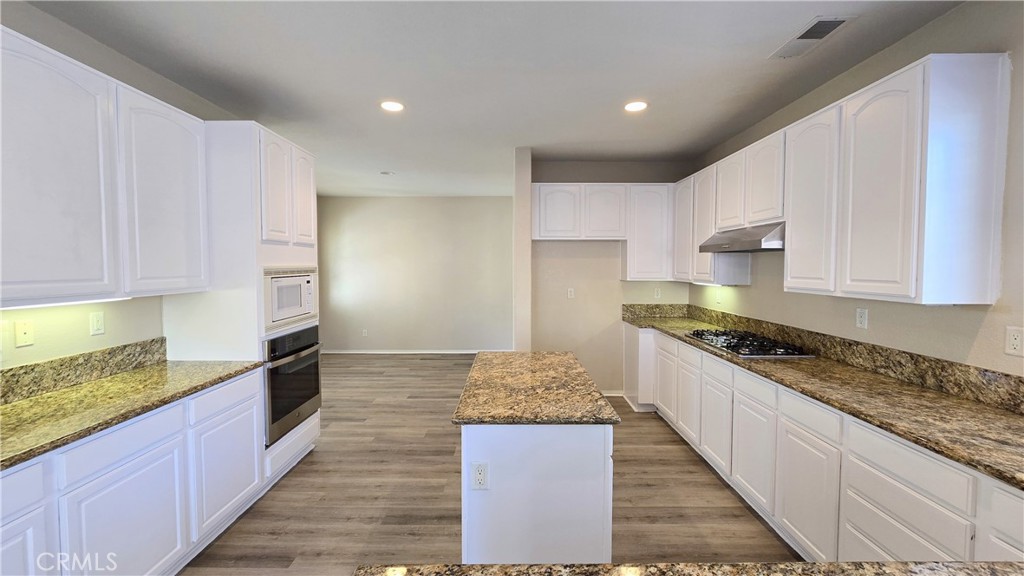 7460 Bungalow Way