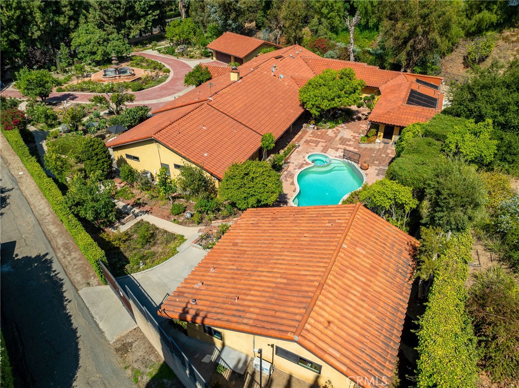 5206 E Crescent Drive