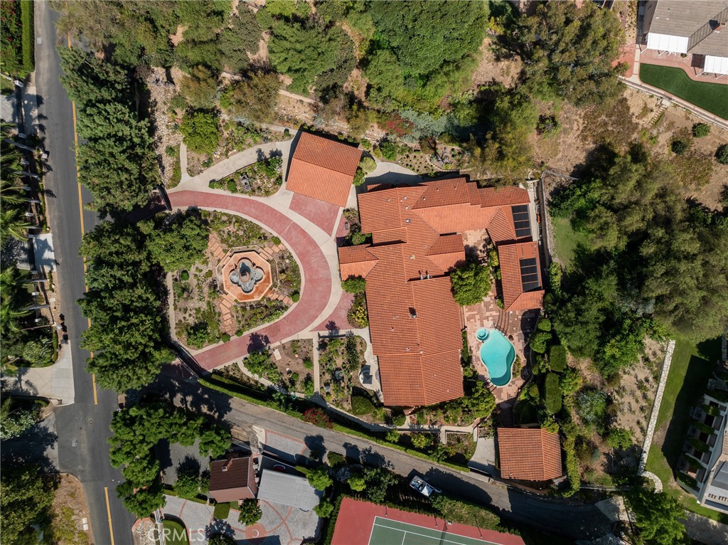 5206 E Crescent Drive