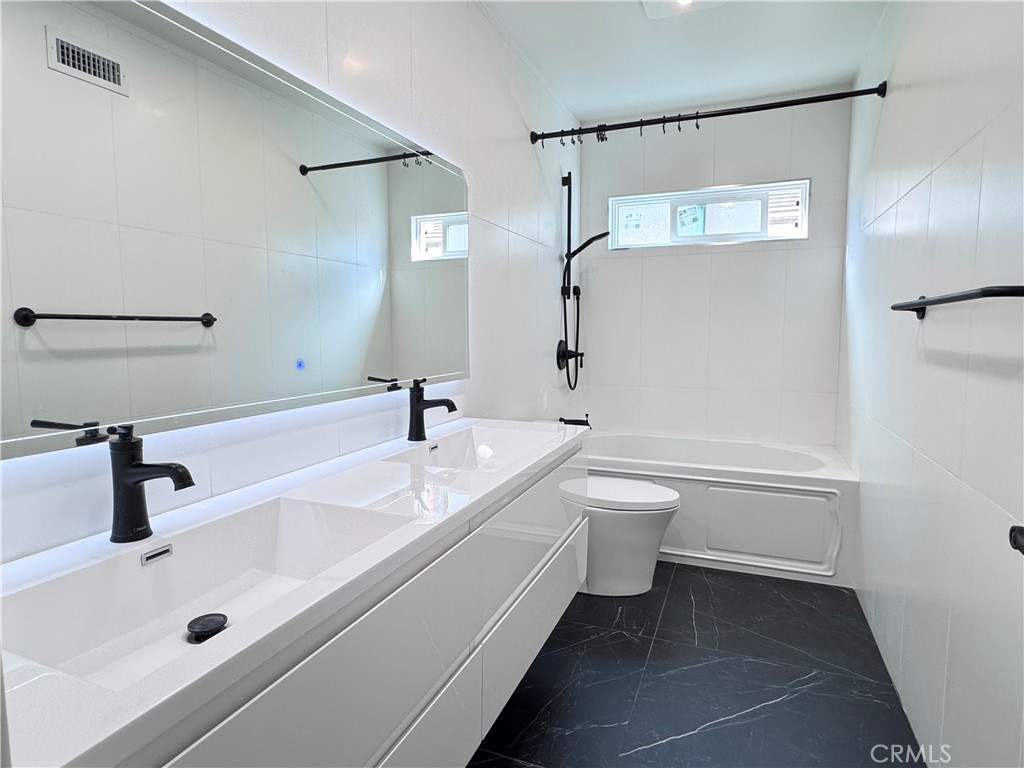 158 N Thistle Road