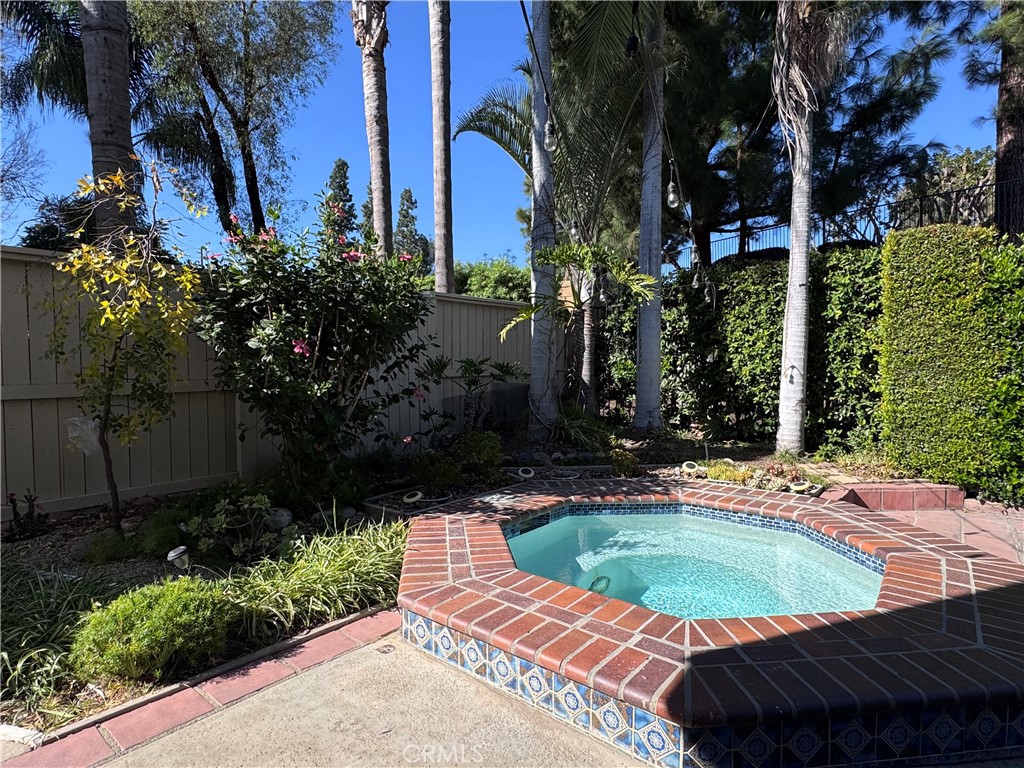 158 N Thistle Road