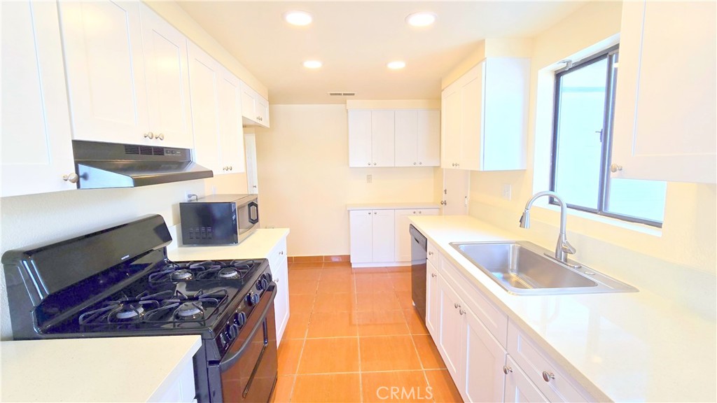 27295 El Cajon Lane