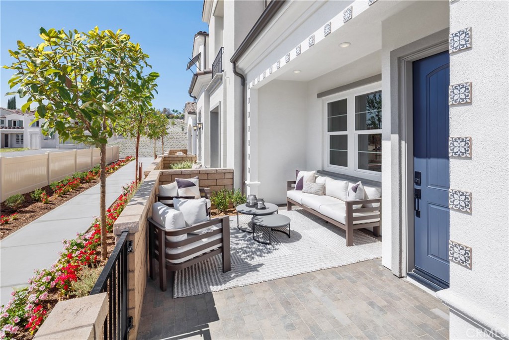 22042 Florence Circle