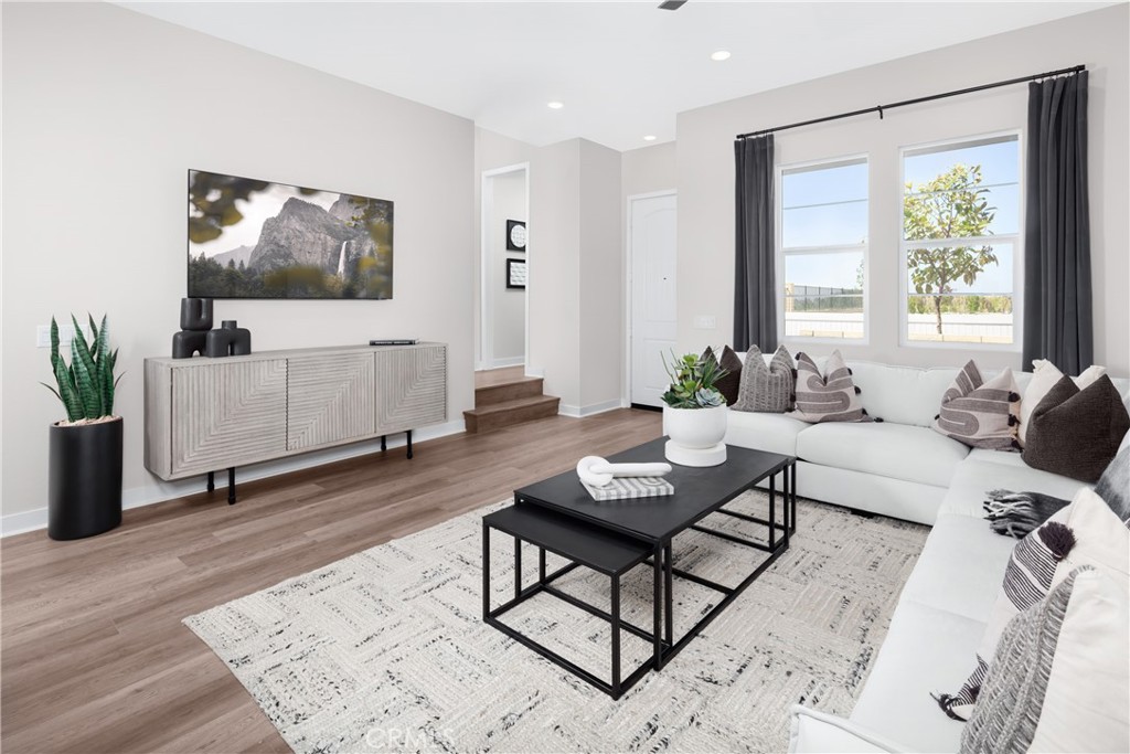 22042 Florence Circle