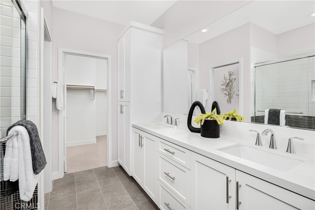 22042 Florence Circle