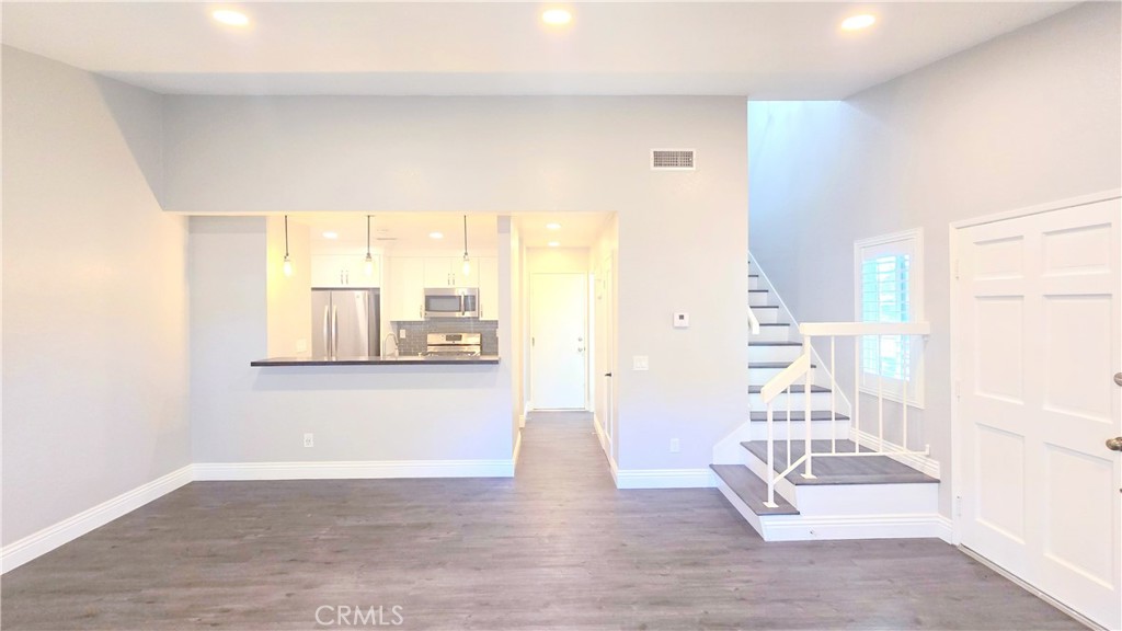 2107 S Magnolia Avenue