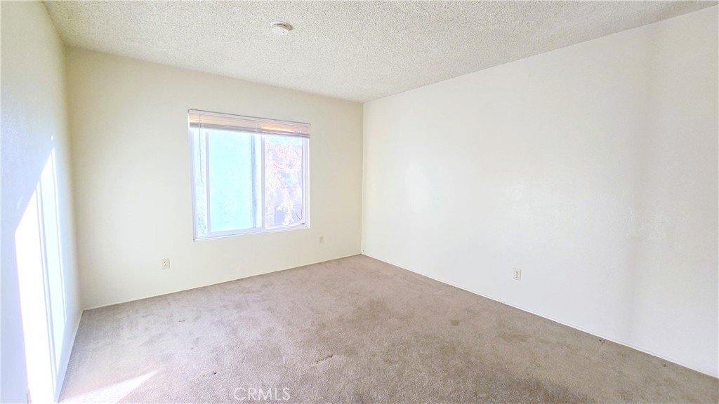 1016 E Deodar Street 4