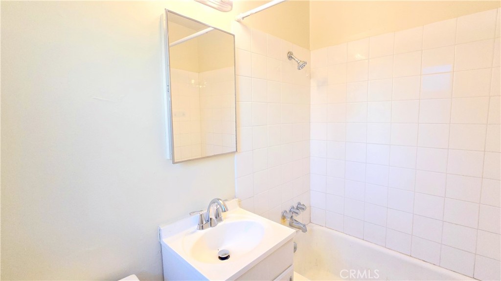 320 N Beverly Court B