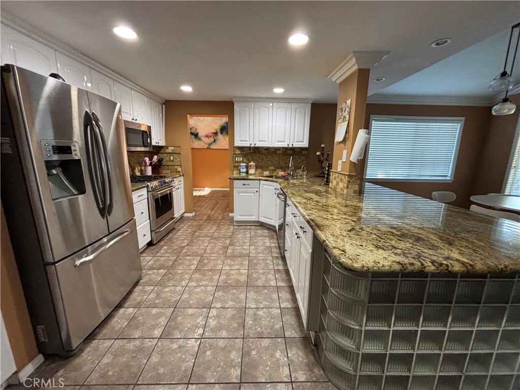 668 Rainbow Place