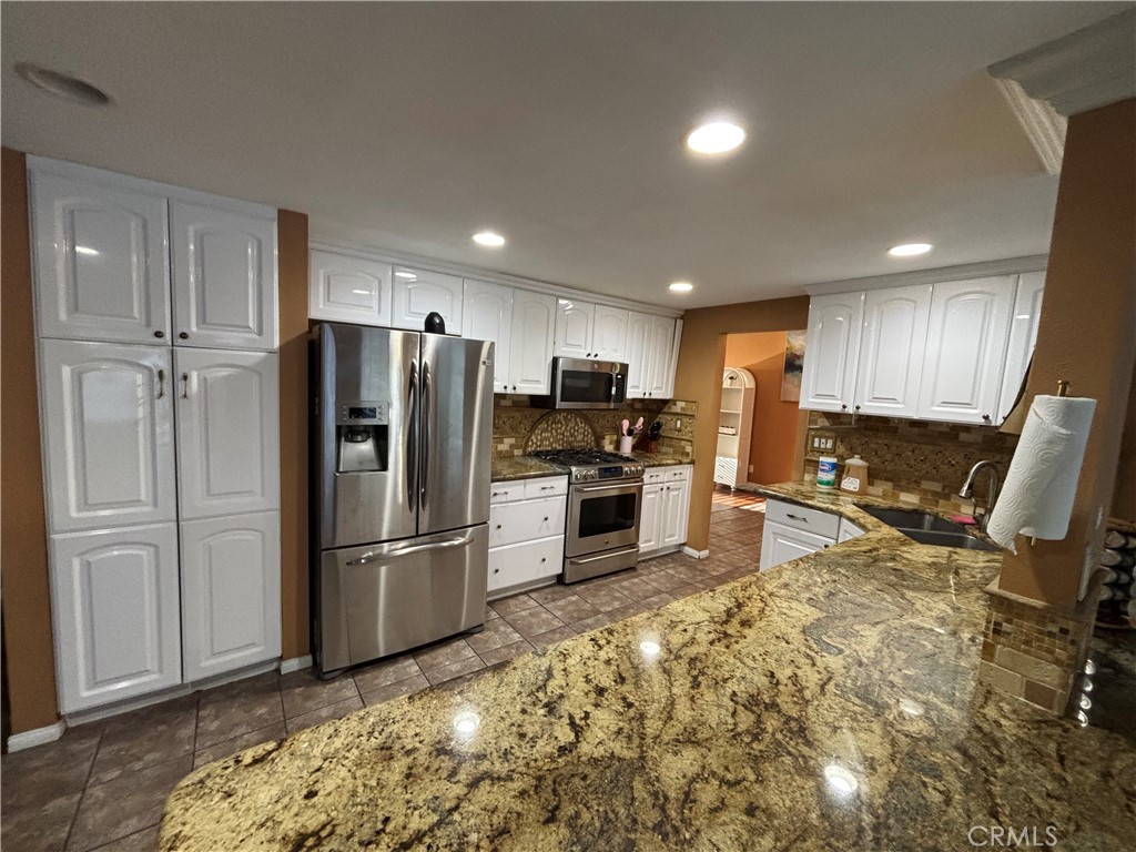 668 Rainbow Place