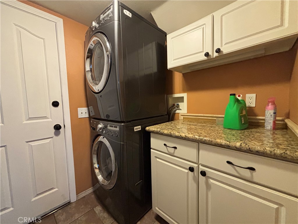 668 Rainbow Place