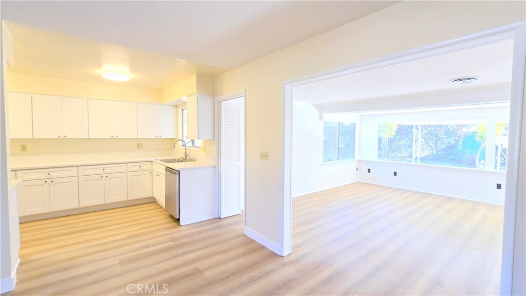 28890 Glen Oaks Drive
