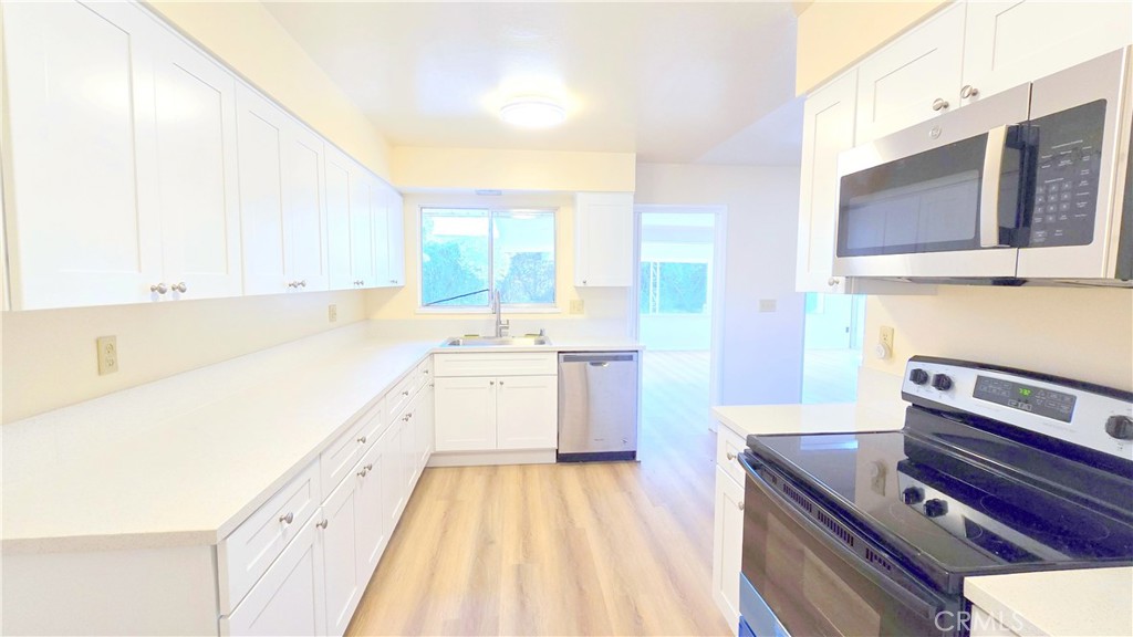 28890 Glen Oaks Drive