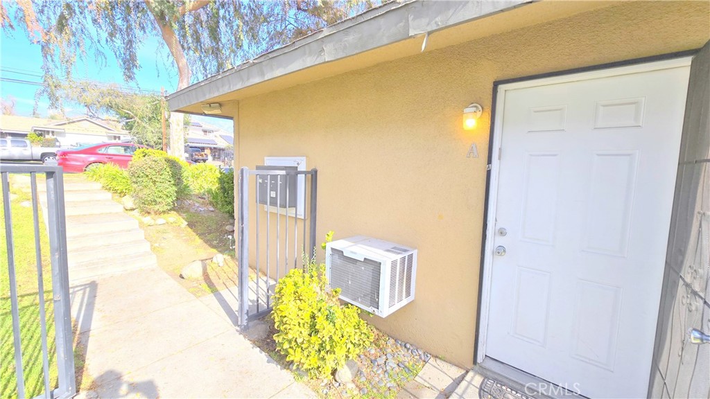1366 W Arrow A
