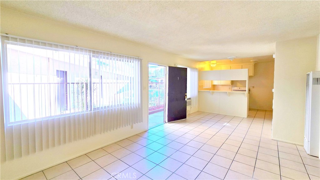 1026 W Granada Court 3