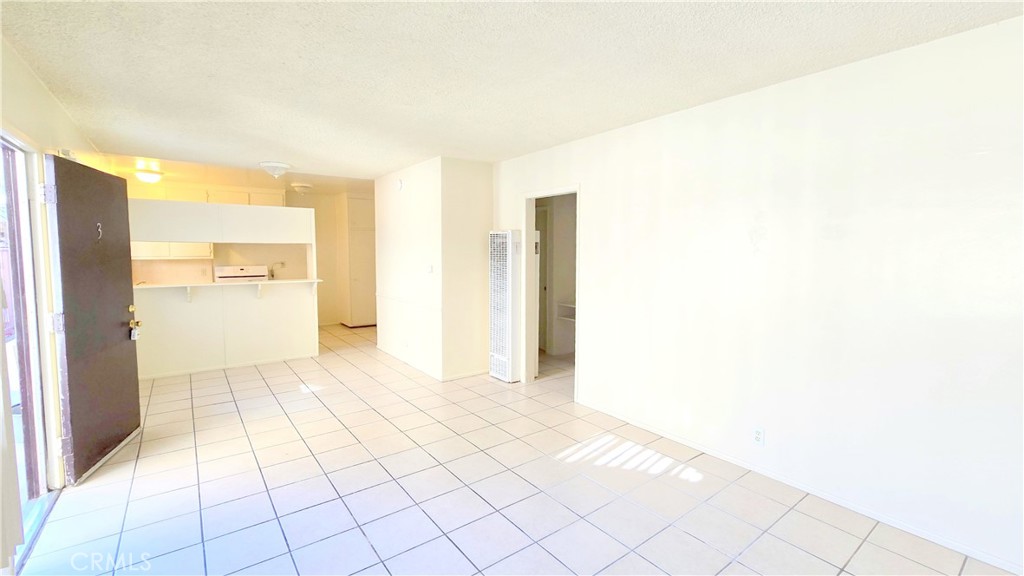 1026 W Granada Court 3