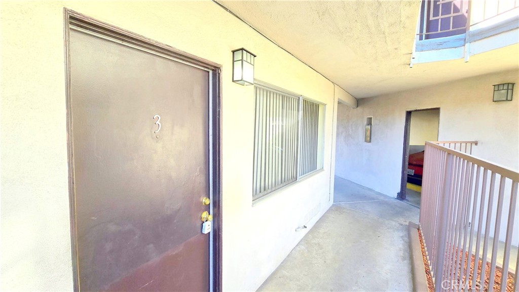 1026 W Granada Court 3