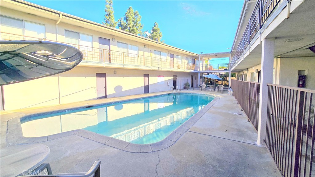 1026 W Granada Court 3