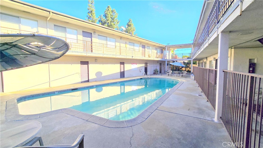 1026 W Granada Court 3