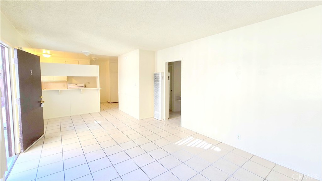 1026 W Granada Court 3