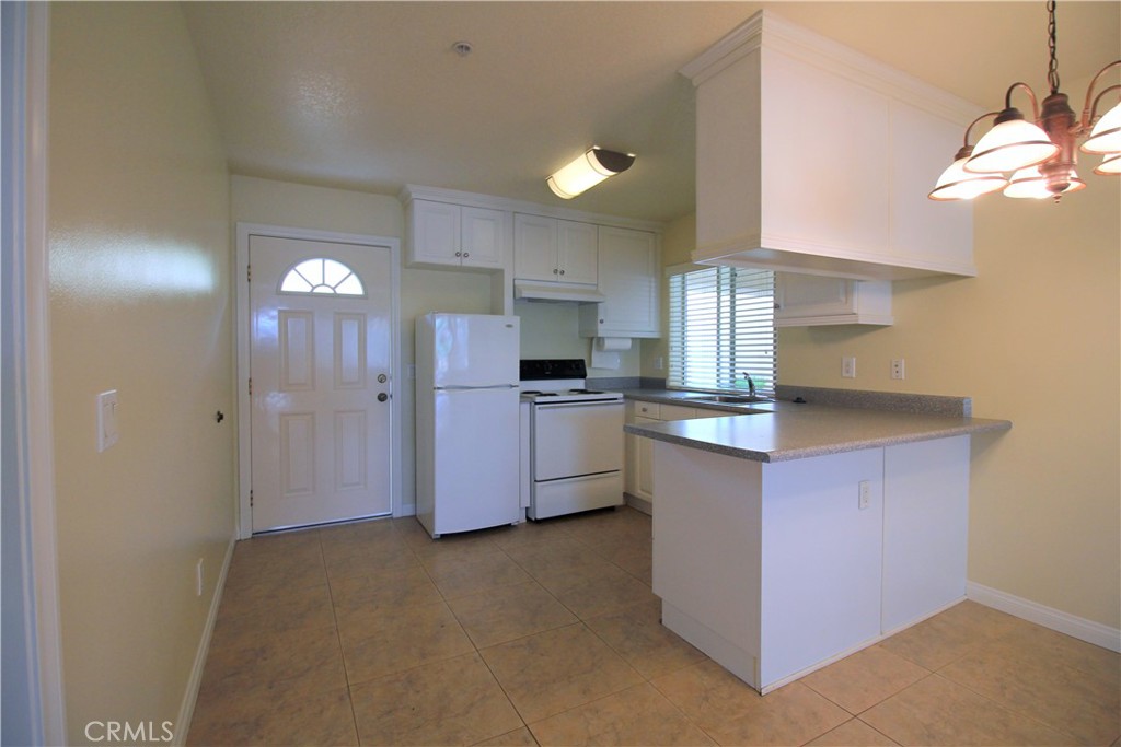 6121 Riverside Drive