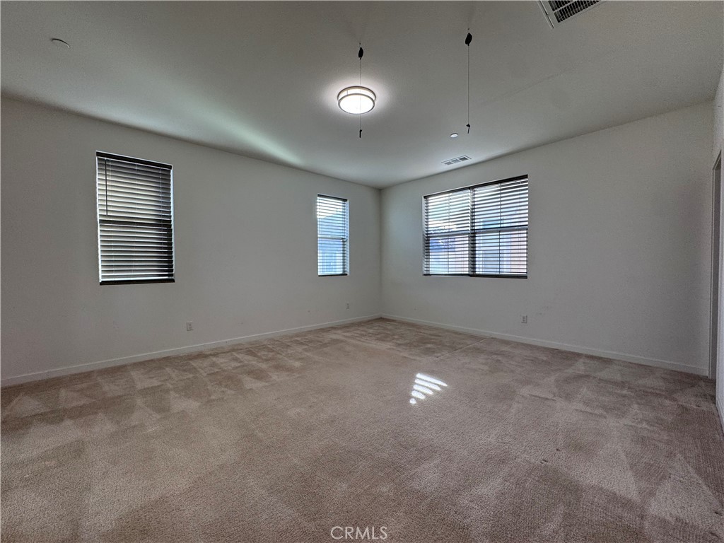 13817 Farmhouse Avenue