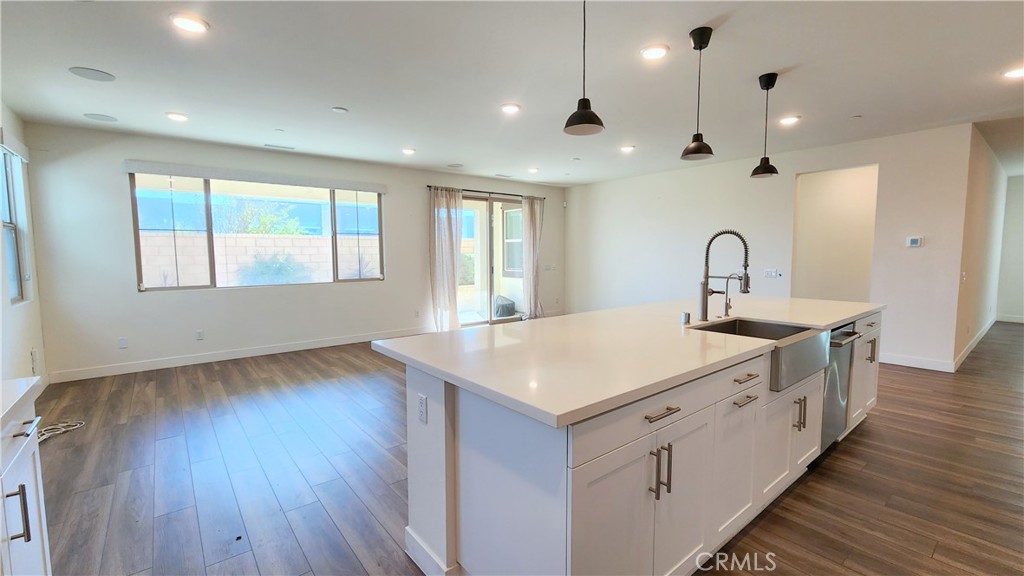 2664 E Scarlett Lane