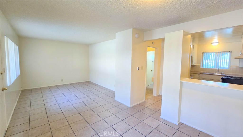 1026 W Granada Court 4