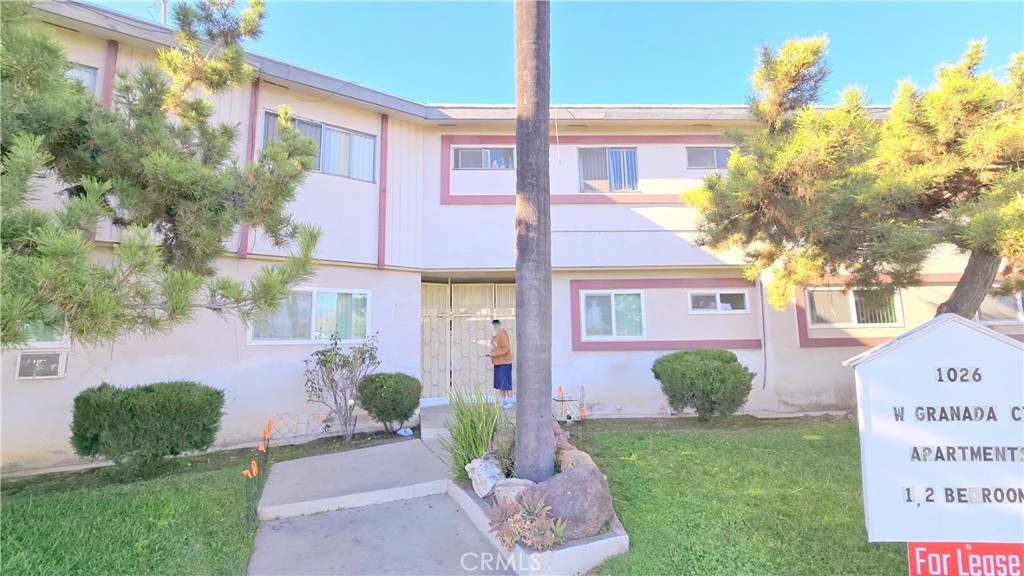 1026 W Granada Court 4