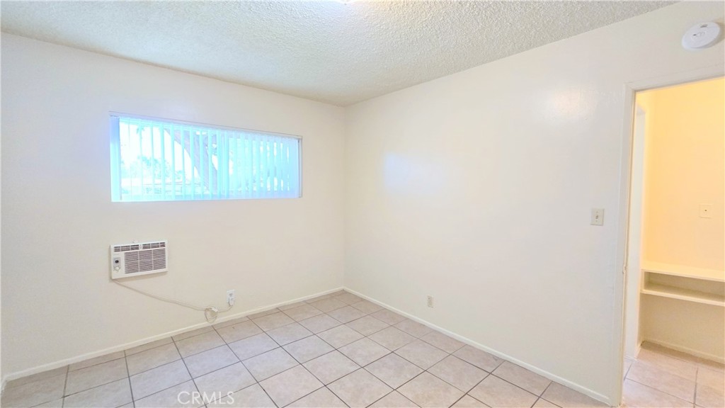 1026 W Granada Court 4